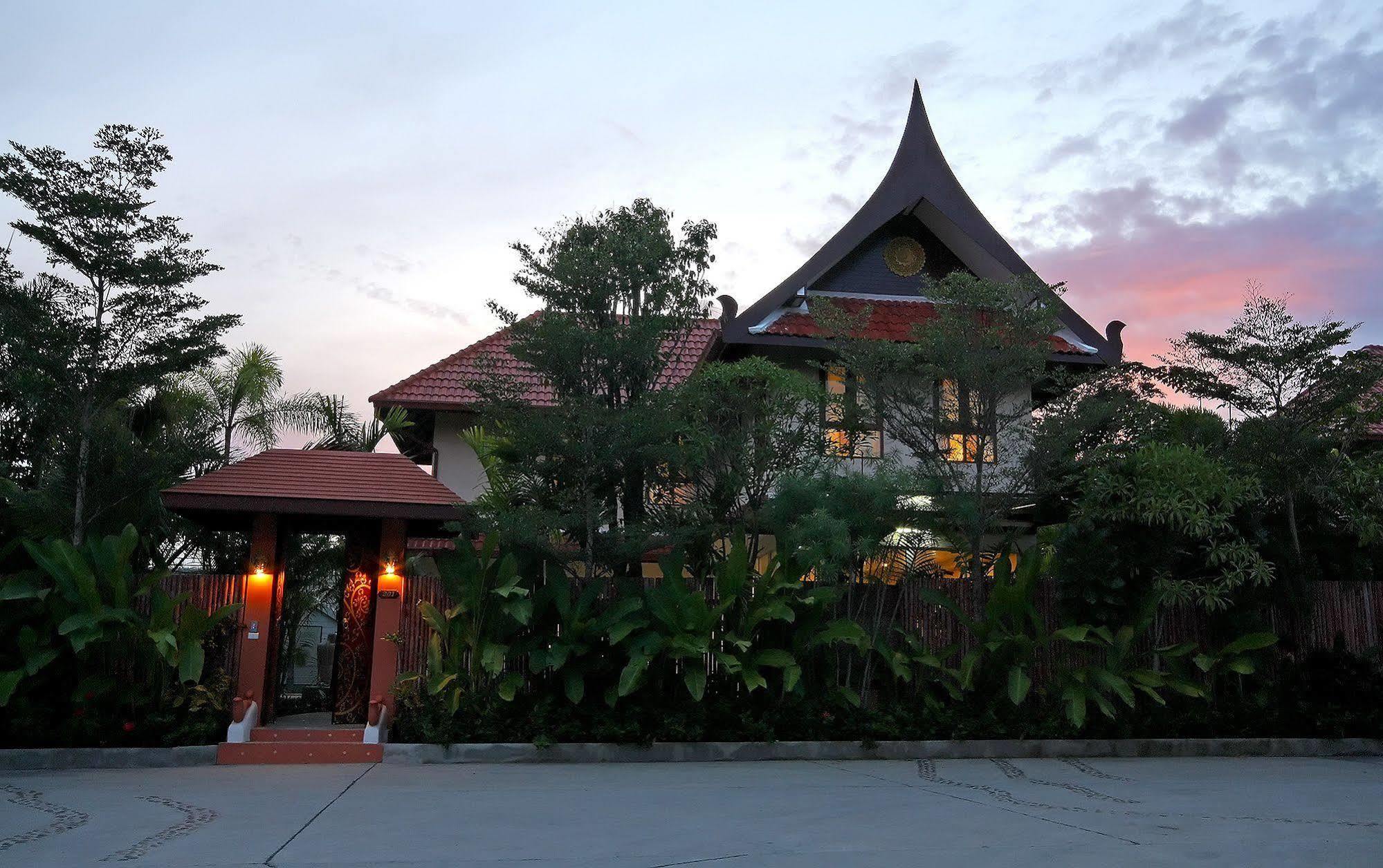 Thai Thani Pool Villa Resort Pantai Jomtien Luaran gambar